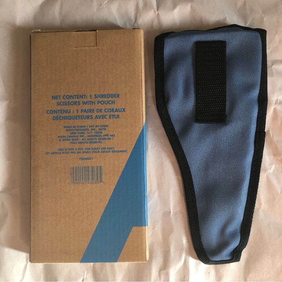 2009 Avon Blue Shredder Scissors with Matching Blue Pouch - Picture 5 of 9
